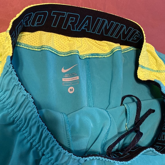 Men’s Nike pro training shorts with pockets size medium - Picture 5 of 8